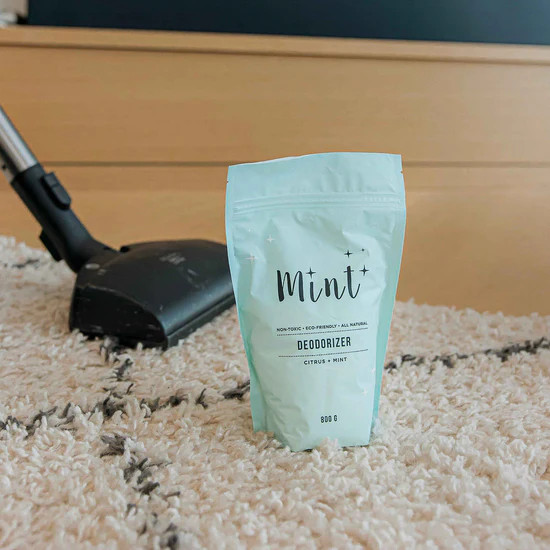 Great for eliminating odours on carpets, couches, mattresses, sinks, garbage bins etc. Infused with mint and citrus Essential Oils.