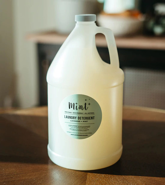 All natural, biodegradable liquid laundry detergent, infused with Lavender and Mint Essential Oils. Safe to use for both top loader and HE machines. 956ml refillable amber glass bottle.