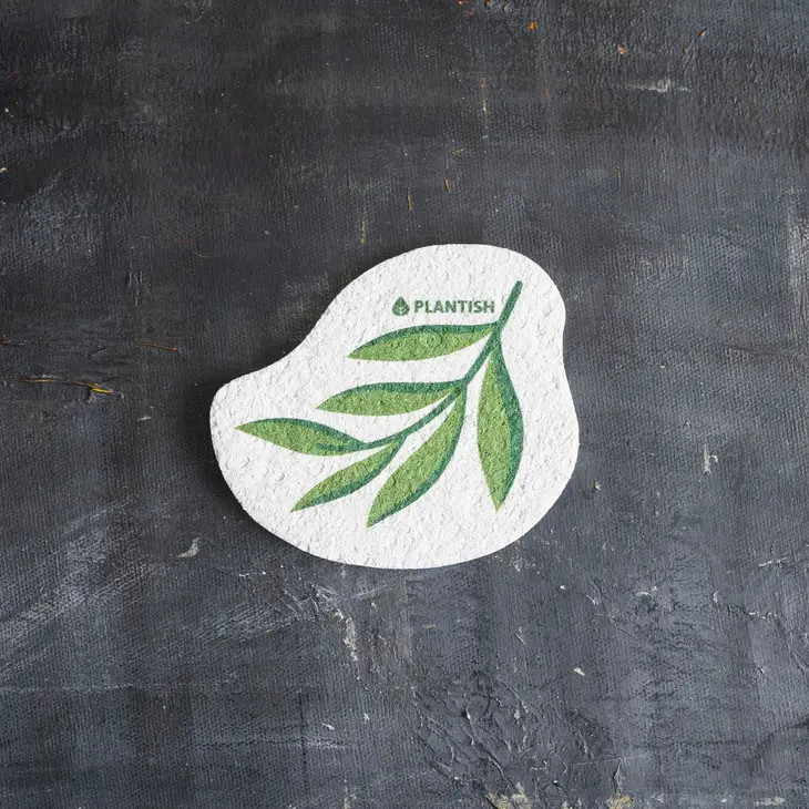 Made of 100% vegetable cellulose (wood pulp), these kitchen sponges feel and function like traditional sponges but are completely plant-based, plastic-free and compostable.