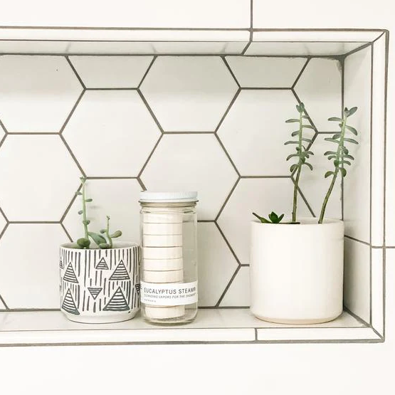EUCALYPTUS STEAM® - Cleansing vapors for the shower!
The cleansing vapors of eucalyptus are well known for deep support of respiratory health. We combine it with concentrated cooling peppermint for an awakening and refreshing shower.