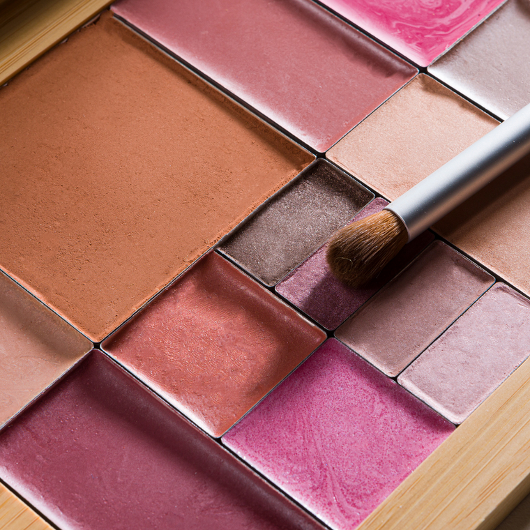 Made for every skin type, our Pressed EyeColour absorbs oil so you can say goodbye to creasing and hello to high-performance colour. Simply apply with your favourite shadow brush. For a bolder colour, wet your brush first and build in layers. Your EyeColour will fill an eighth of our Essential Palette. Leaving room to add the rest of your beauty ritual products or 7 more EyeColours for a complete eye palette. Alternatively, use the packaging your product arrives in as a fully compostable compact.