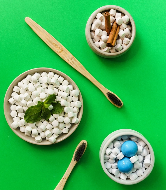 Mess-free tablets that are perfect for home, travel, or camping. Crafted with dentist-approved ingredients, they deliver the power of traditional toothpaste without harming the environment.